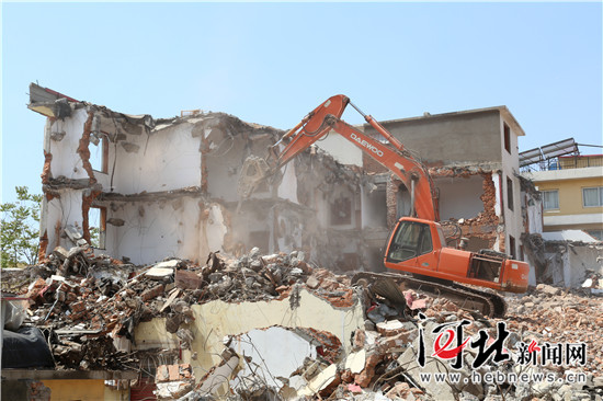 拆规并举 秦皇岛全力创建“无双违”城市 拆规并举 秦皇岛全力创建“无双违”城市